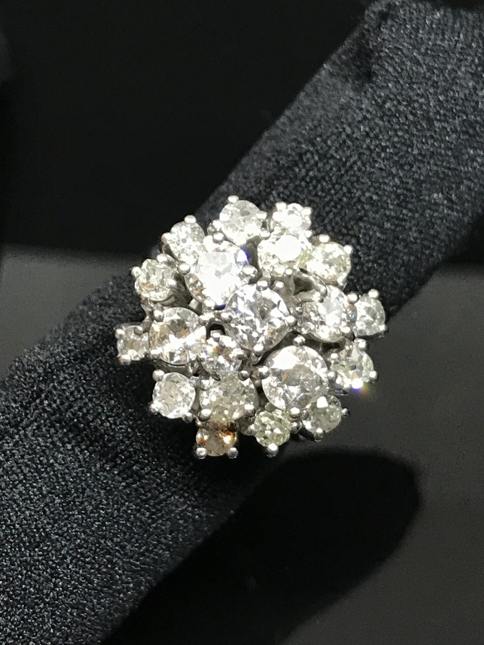 ANILLO DE ORO BLANCO Y DIAMANTES