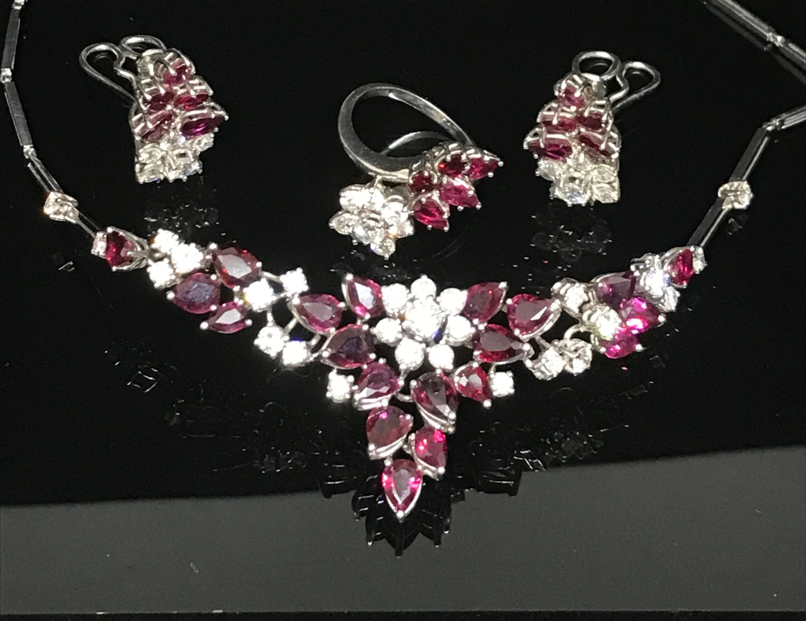 CONJUNTO DE GARGANTILLA ANILLO Y PENDIENTES